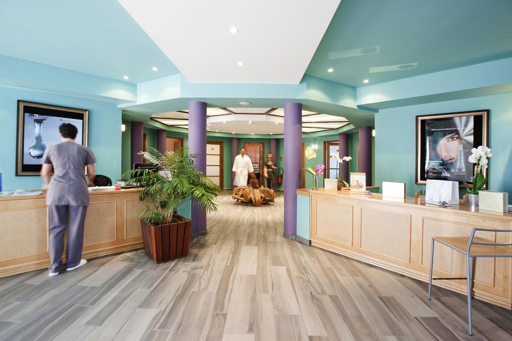 Grand Hotel Les Flamants Roses Thalasso & Spa Кане Экстерьер фото